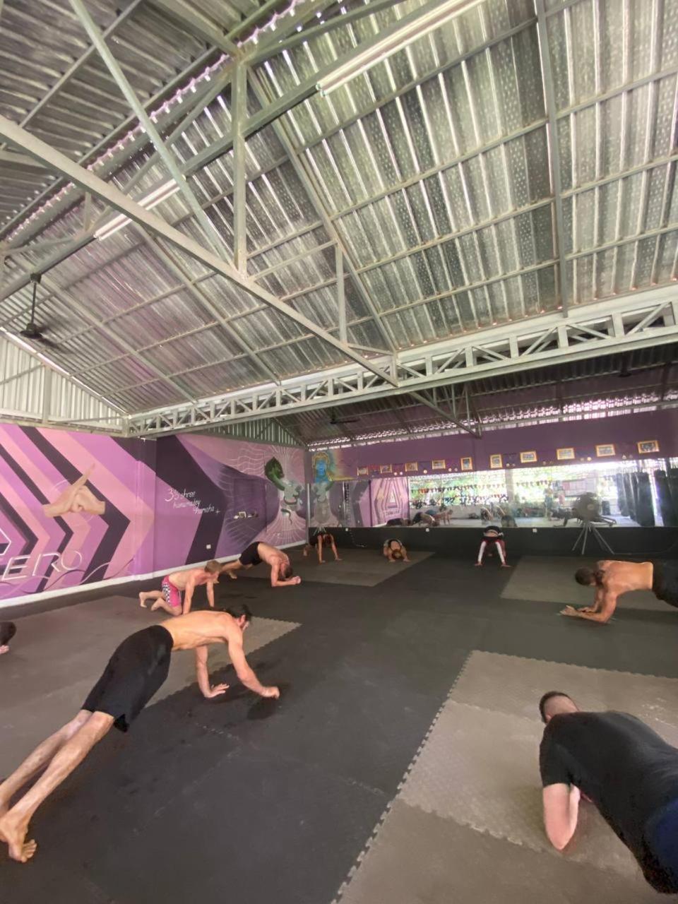 Hotel Ground Zero Martial Arts And Yoga Ciudad de Siem Riep Exterior foto